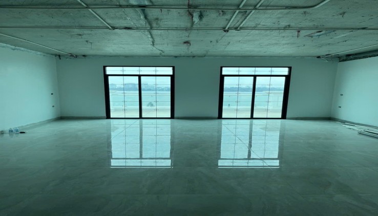 CC cần cho thuê MBKD SHOWROOM MP Lạc Long Quân, Tây Hồ, 150m2, 7 tầng, MT 6m, 1 hầm, 200 Triệu